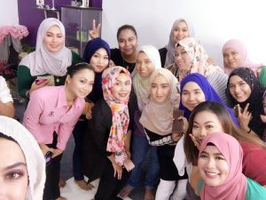 kelas make up