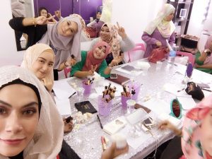 kelas make up