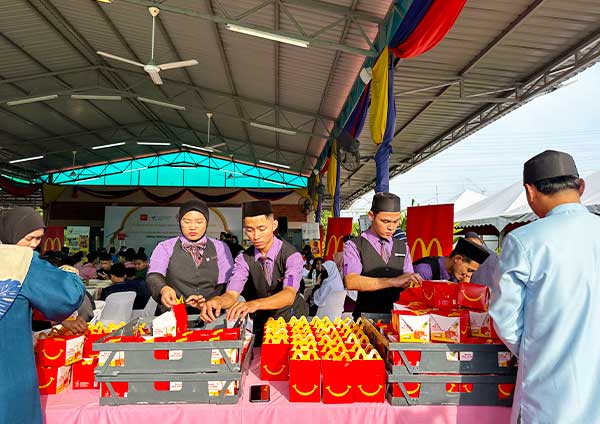 RMHC raikan anak yatim